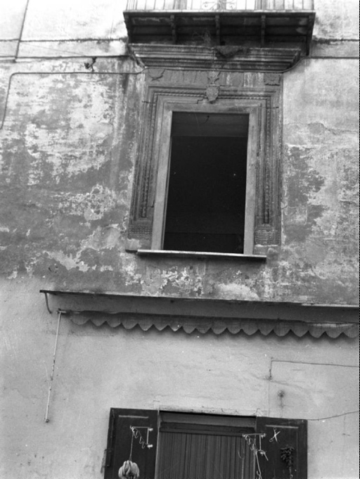 finestre - elementi architettonici (negativo) di Francesco "Cicciotto" Caso (seconda metà XX)