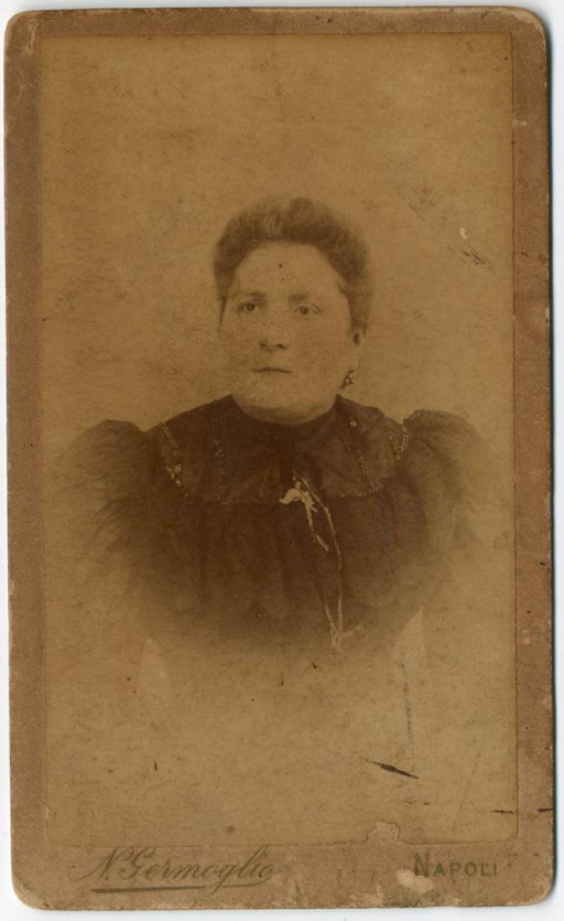 ritratto di donna (positivo) di Studio N. Germoglio (fine/ inizio XIX/ XX)