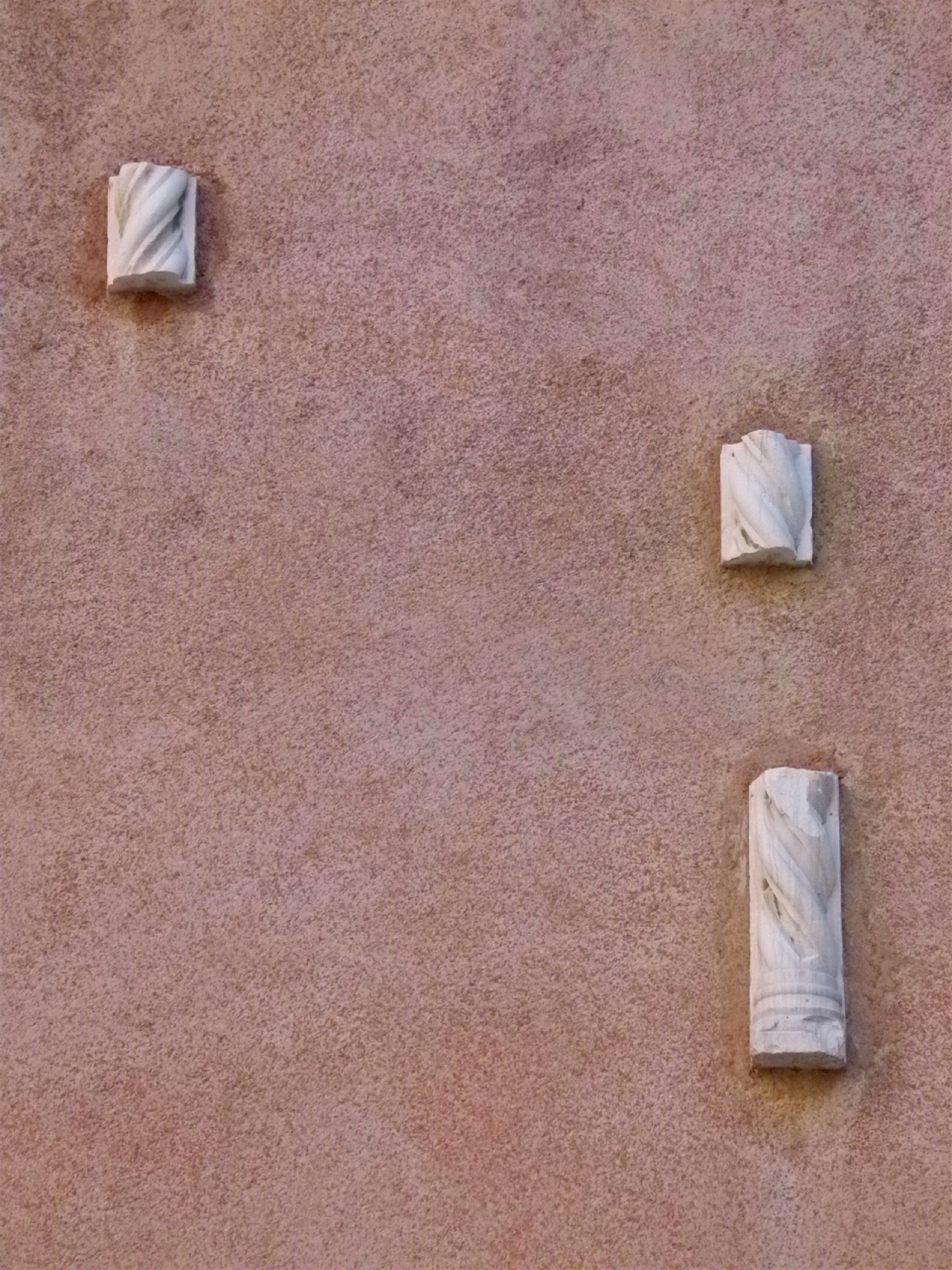 motivi decorativi (rilievo, frammento) - ambito veneziano (sec. XV)