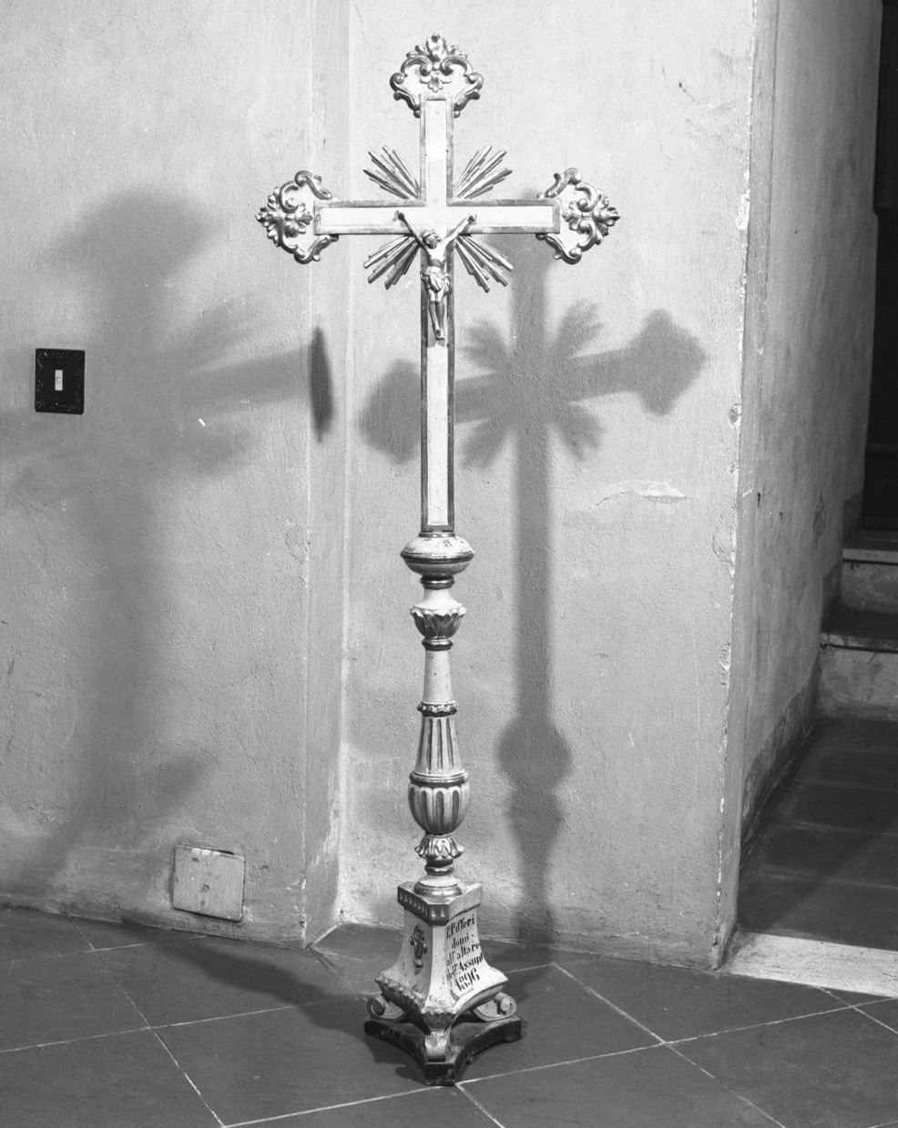 Cristo crocifisso (croce d'altare, elemento d'insieme) - bottega toscana (sec. XIX)