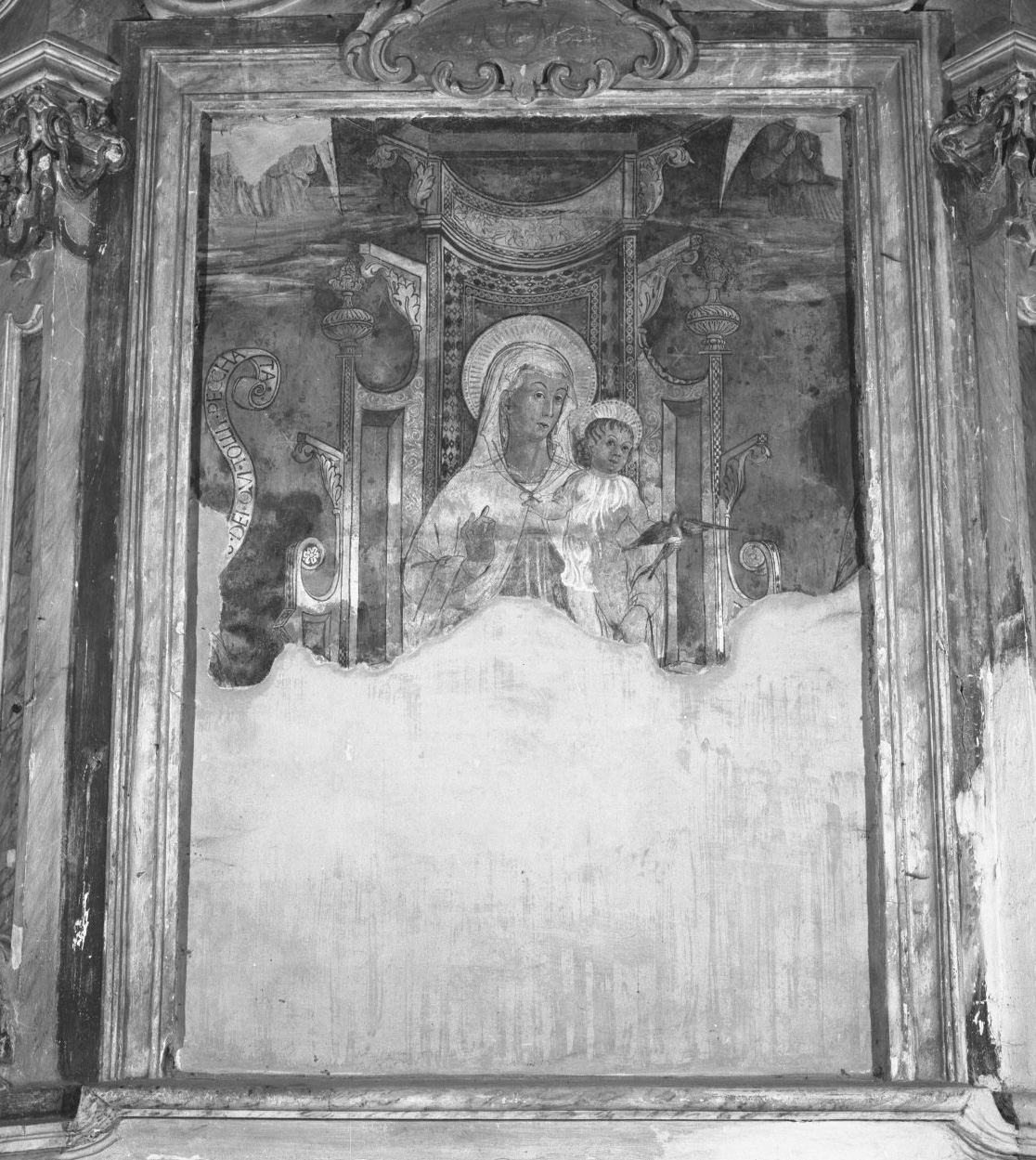Madonna in trono con Bambino detta Madonna "della rondine" (dipinto, frammento) - ambito senese (primo quarto sec. XVI)