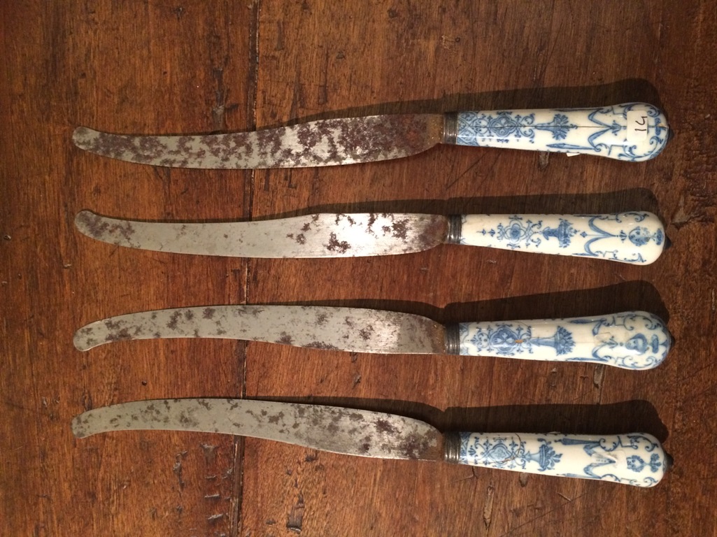 soggetto assente (coltello, serie) - bottega Italia centrale (sec. XIX)