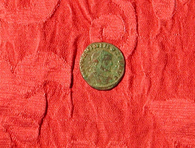 moneta - nummus - ambito romano imperiale (sec. IV d.C)