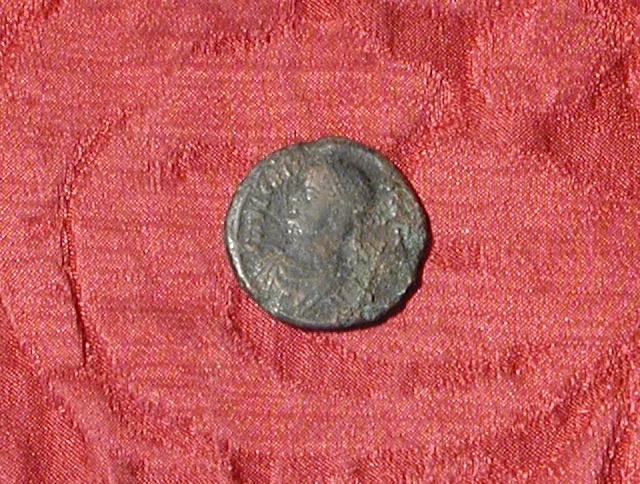 moneta - follis - ambito romano imperiale (sec. IV d.C)