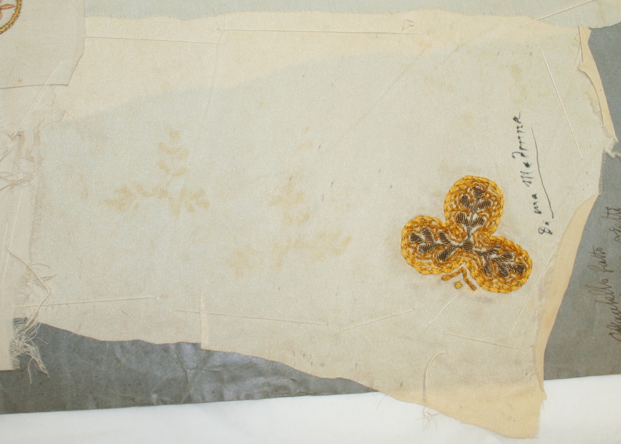 decorazione a ricamo, frammento di Genoni Rosa (attribuito) - ambito milanese (inizio sec. XX)