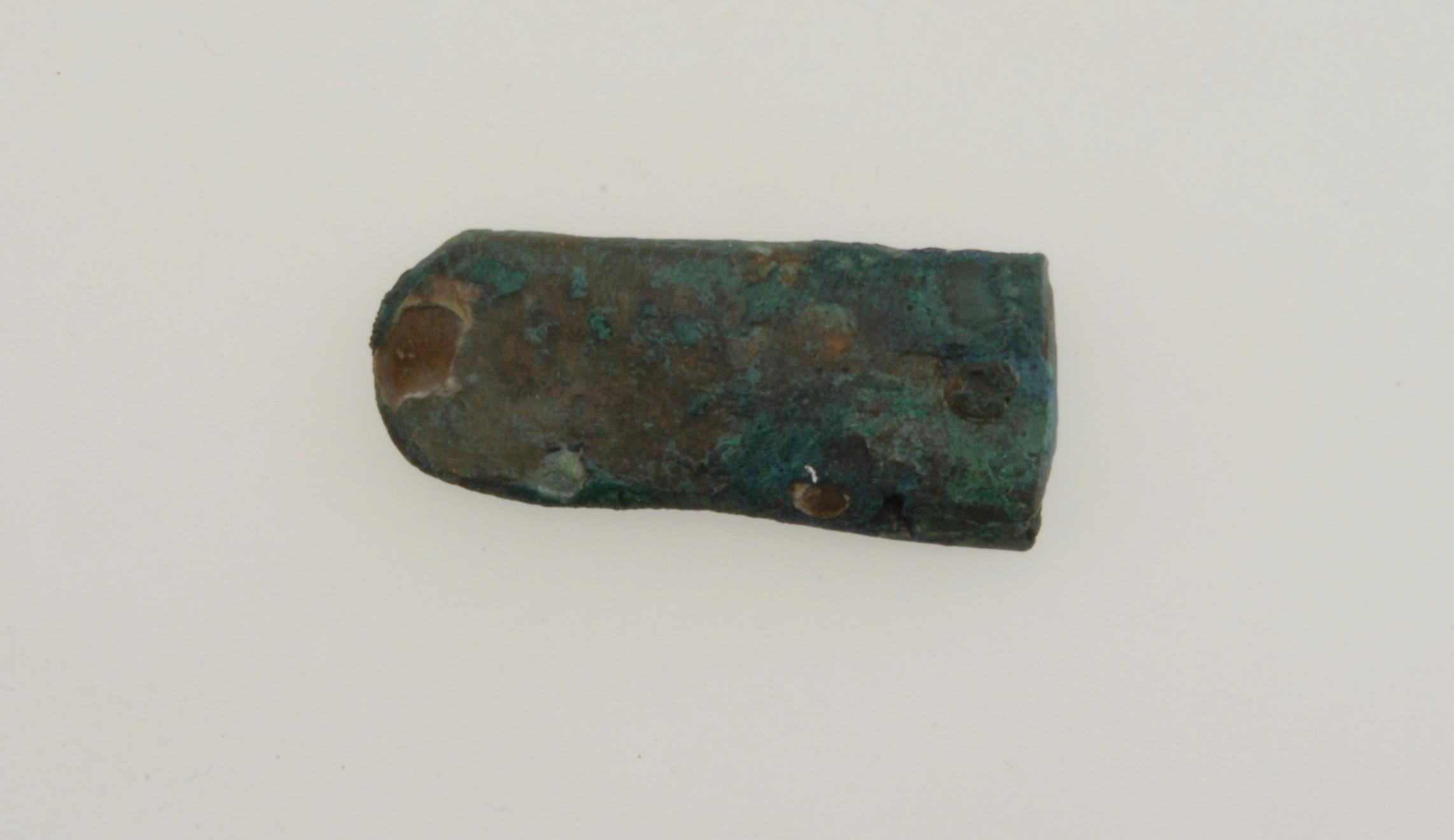 Puntalino cinturino staffa, a becco d'anatra - koinè avara (seconda metà sec. VII d.C)
