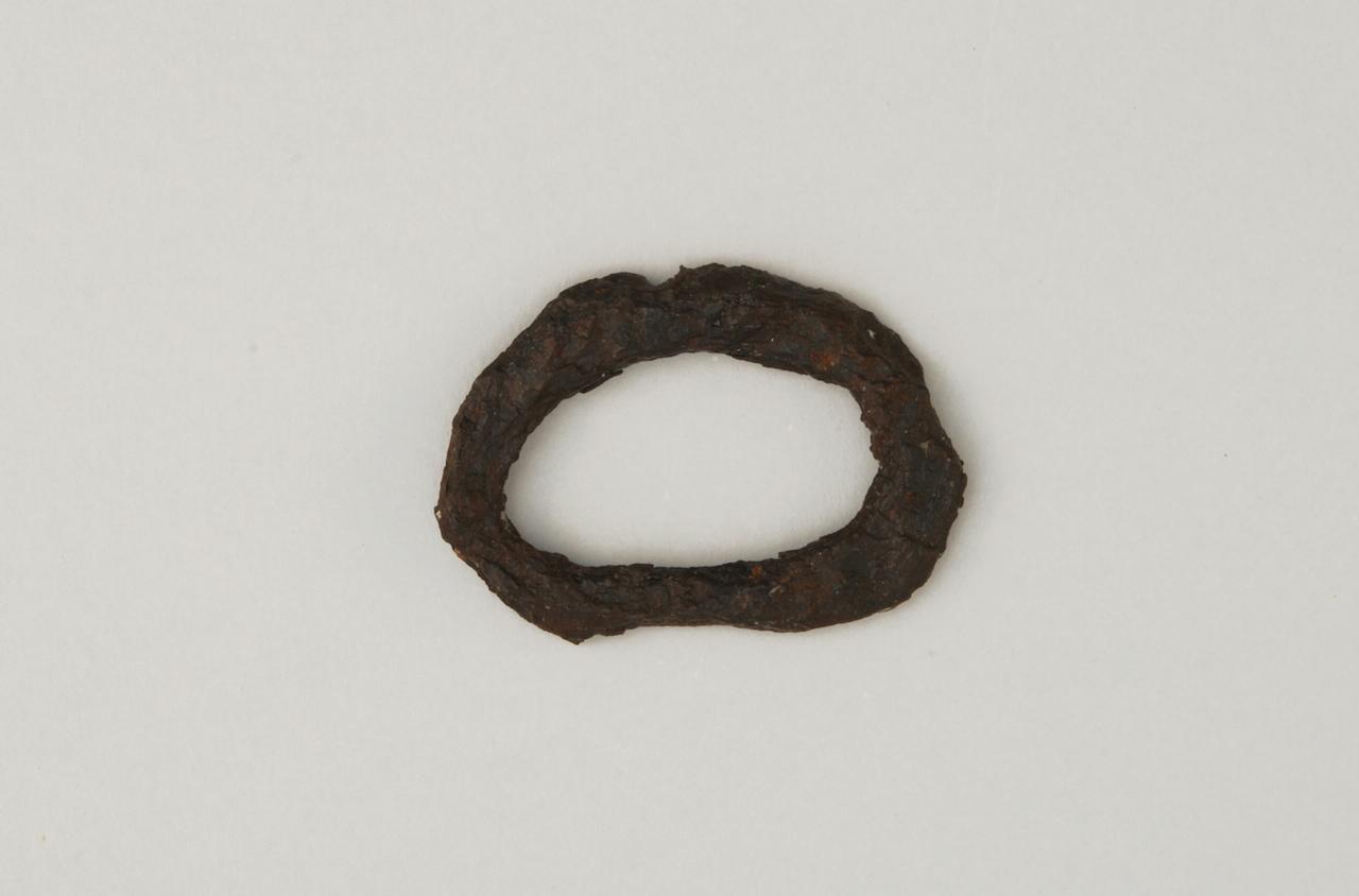 fibbia di cintura, anello a D - romano-barbarico (sec. VII d.C)