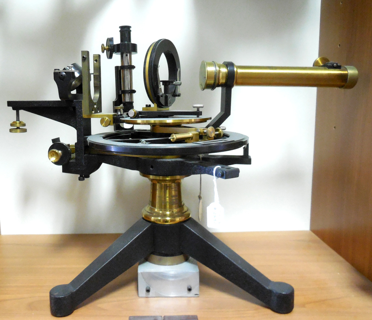 spettrometro, di Abbe di Abbe Ernest Karl,  (sec. XX)