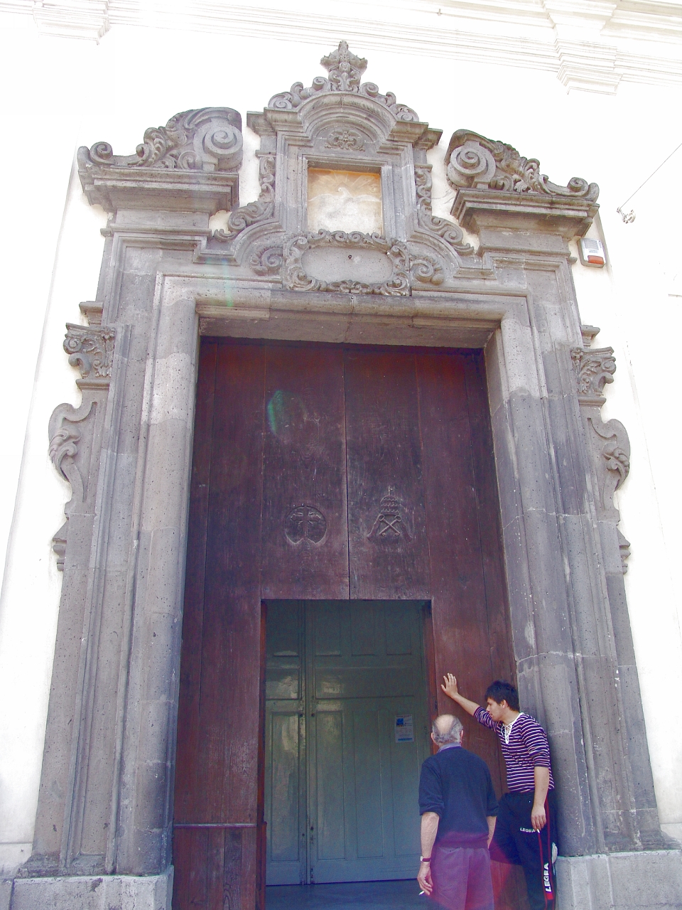 Chiesa di S.Pietro (portale) (portale) - Cava de' Tirreni (SA) 