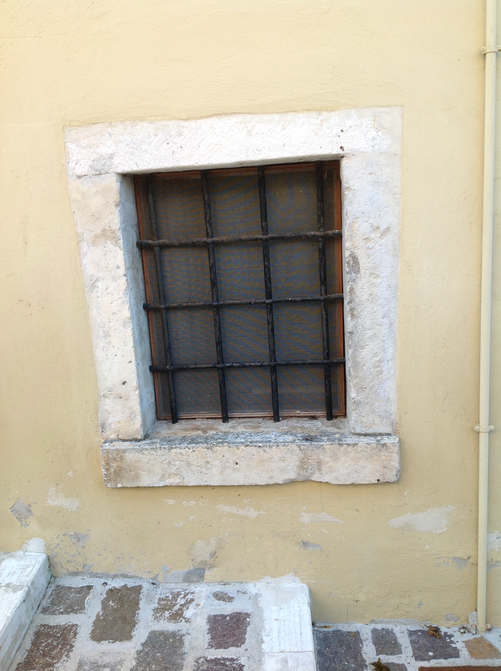 finestra, complesso decorativo - ambito abruzzese (prima metà XX)
