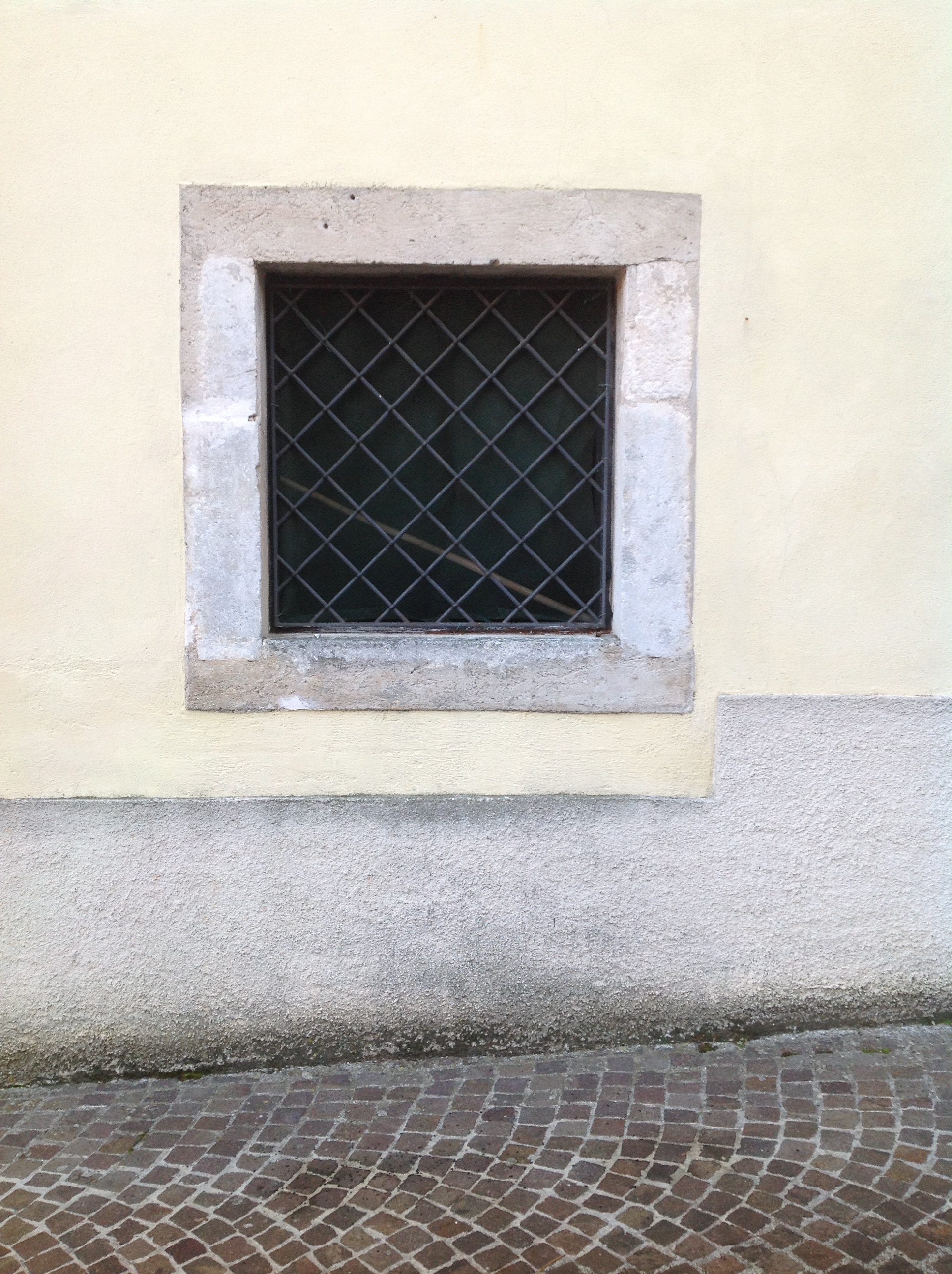 finestra, complesso decorativo - ambito abruzzese (XVI)