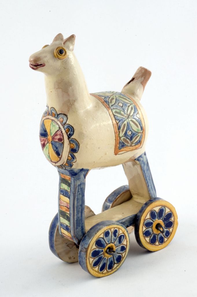 Cavallo con ruote, cavallo (fischietto, a fessura interna, strumenti musicali) di Mastro Oronzo - laboratorio (1992)