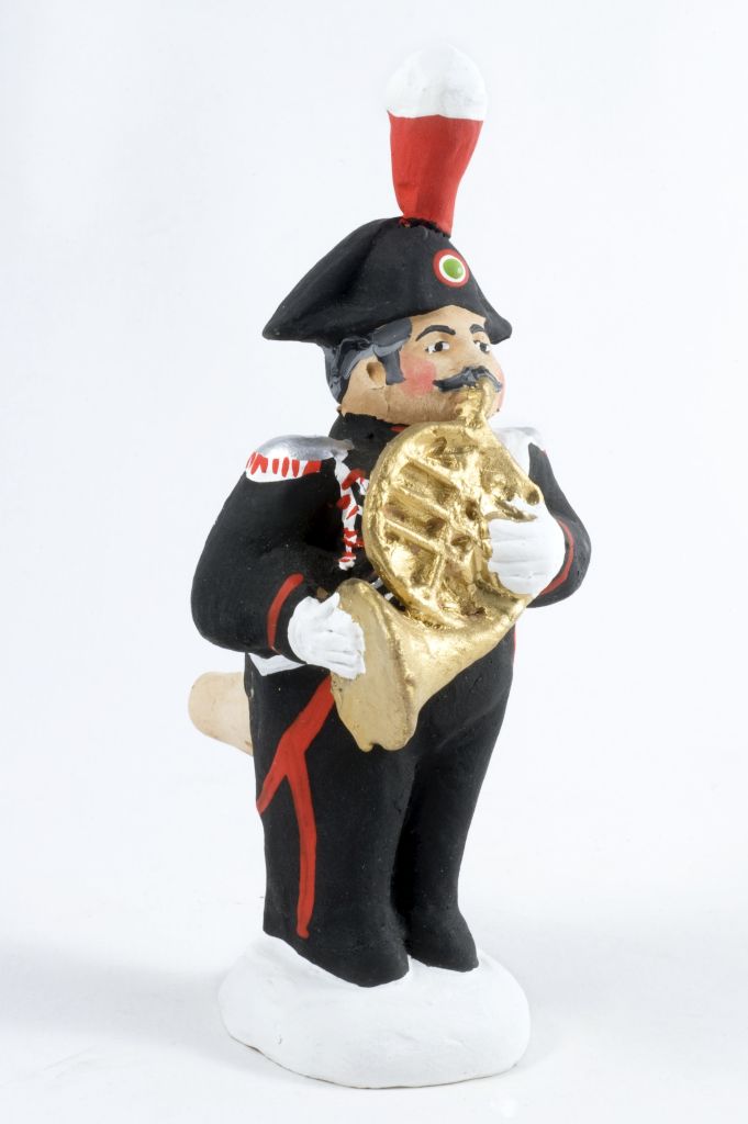 Fanfara dei carabinieri, Carabiniere con corno (fischietto, a fessura interna, strumenti musicali) di ModoleseTeodoro - laboratorio (2013)