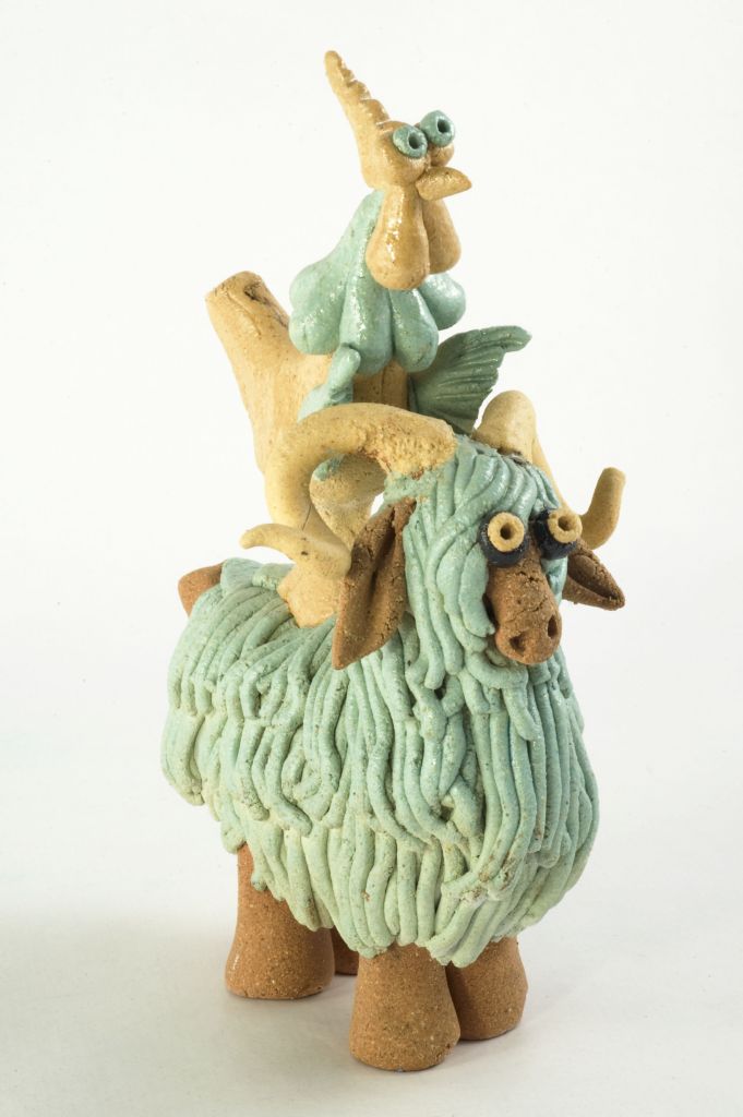 Caprone buffo, galletto sopra un caprone (fischietto, a fessura interna, strumenti musicali) di Poloniato Diego (ceramista) - laboratorio (2000)