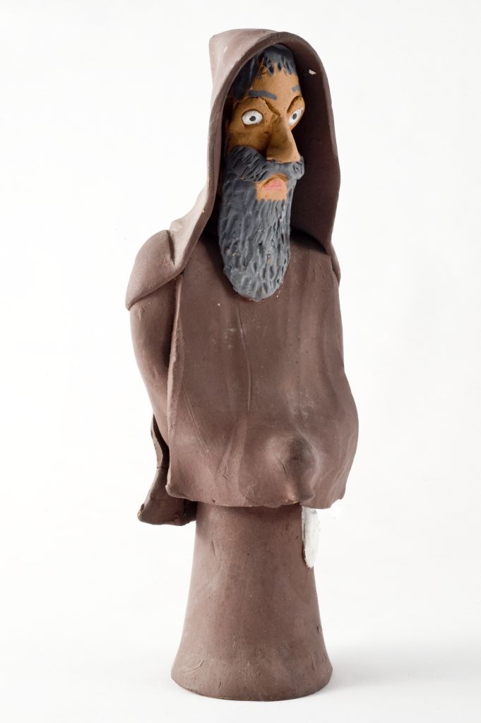 Monaco, figura in abiti da monaco (fischietto, a fessura interna, strumenti musicali) di Didonna Giuseppe (ceramista) - laboratorio (1992)