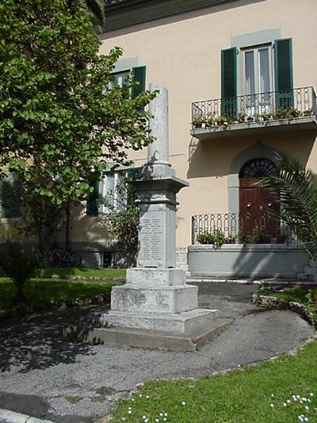 soggetto assente (monumento ai caduti - a colonna spezzata) - ambito toscano (sec. XX)