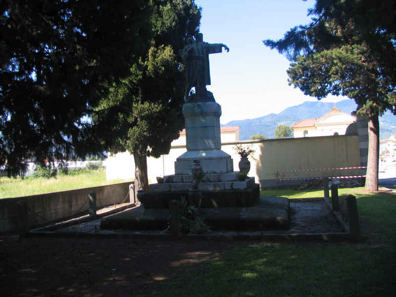 Morte del soldato (monumento ai caduti) - bottega toscana (sec. XX)