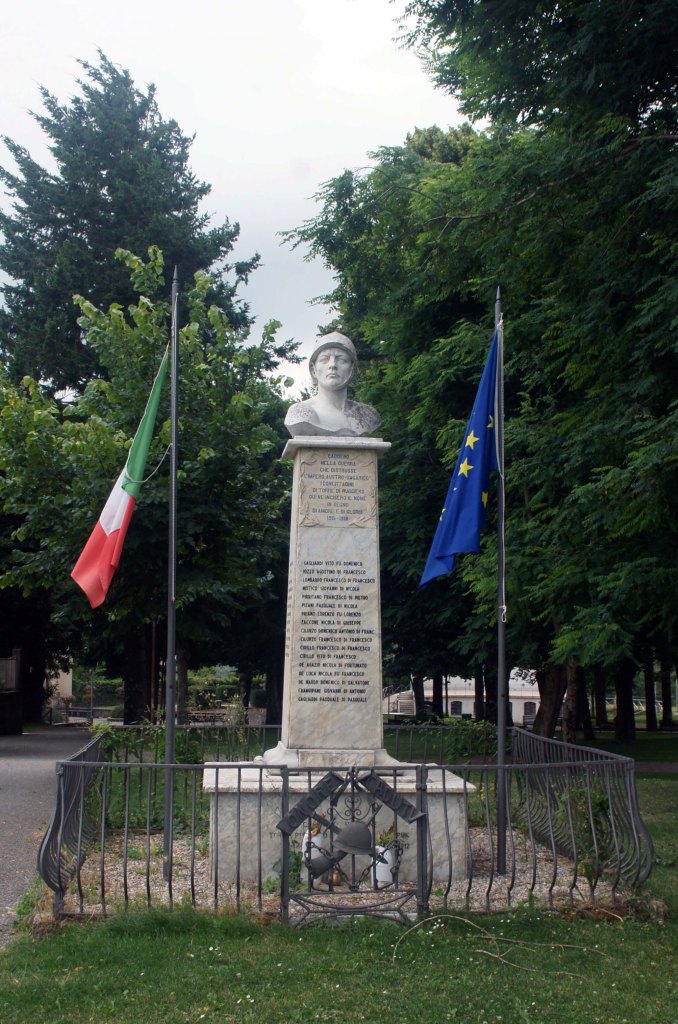 figura di soldato: fante (monumento ai caduti - ad erma) di Colosimo Ottavio (primo quarto XX)