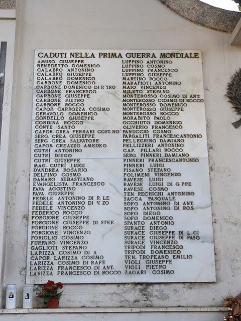 lapide commemorativa ai caduti - ambito calabrese (terzo quarto sec. XX)