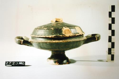 kylix con coperchio (seconda metà sec. IV a.C)