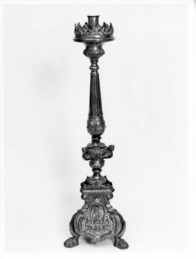 motivi decorativi fitomorfi e teste di cherubino, Sacro Cuore di Gesù (candeliere d'altare) - bottega Italia meridionale (XIX)