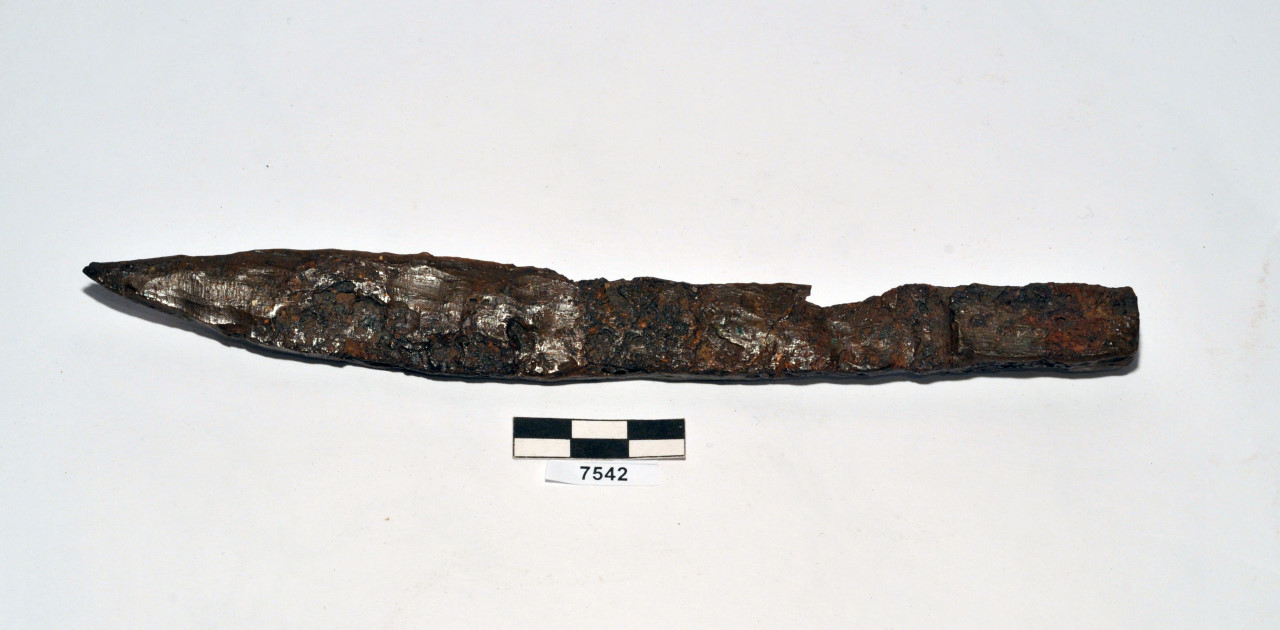 coltello - Fase Piceno IV A (prima metà VI a.C)