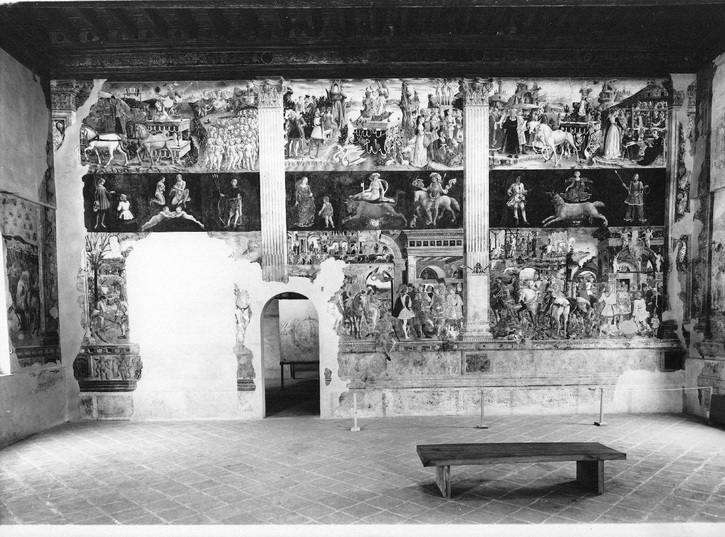 Del_Cossa, Francesco - 1469-1470 - Salone [dei] Mesi - particolare parete est (positivo) di Anonimo, Del Cossa, Francesco (XX)