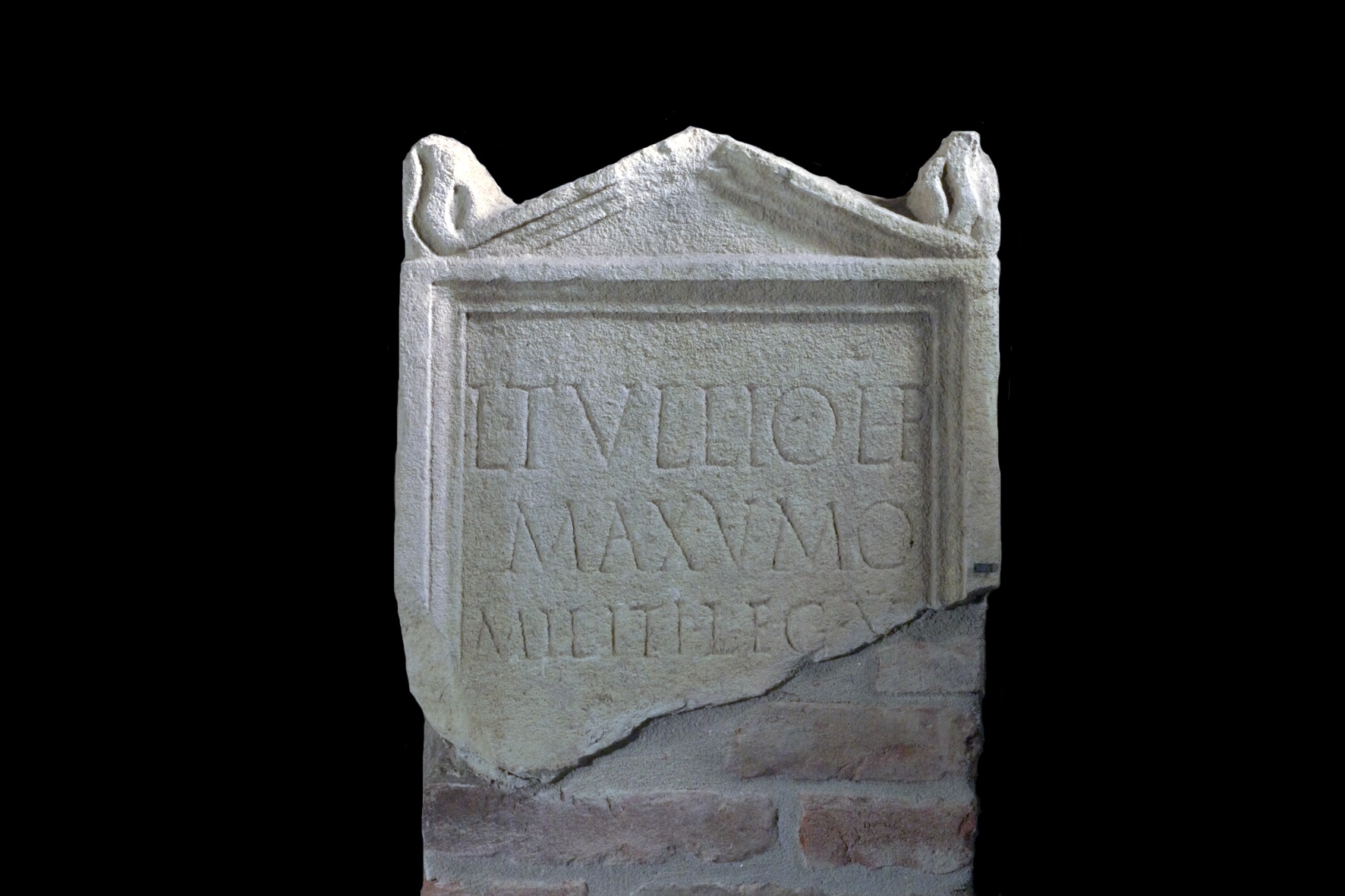 stele - Produzione locale (Età romana imperiale)