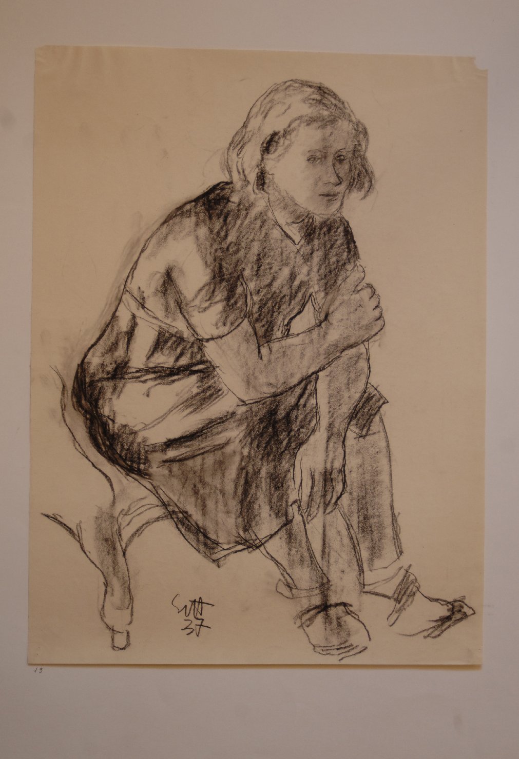 ragazza seduta (disegno, opera isolata) di Settala Giorgio (sec. XX)