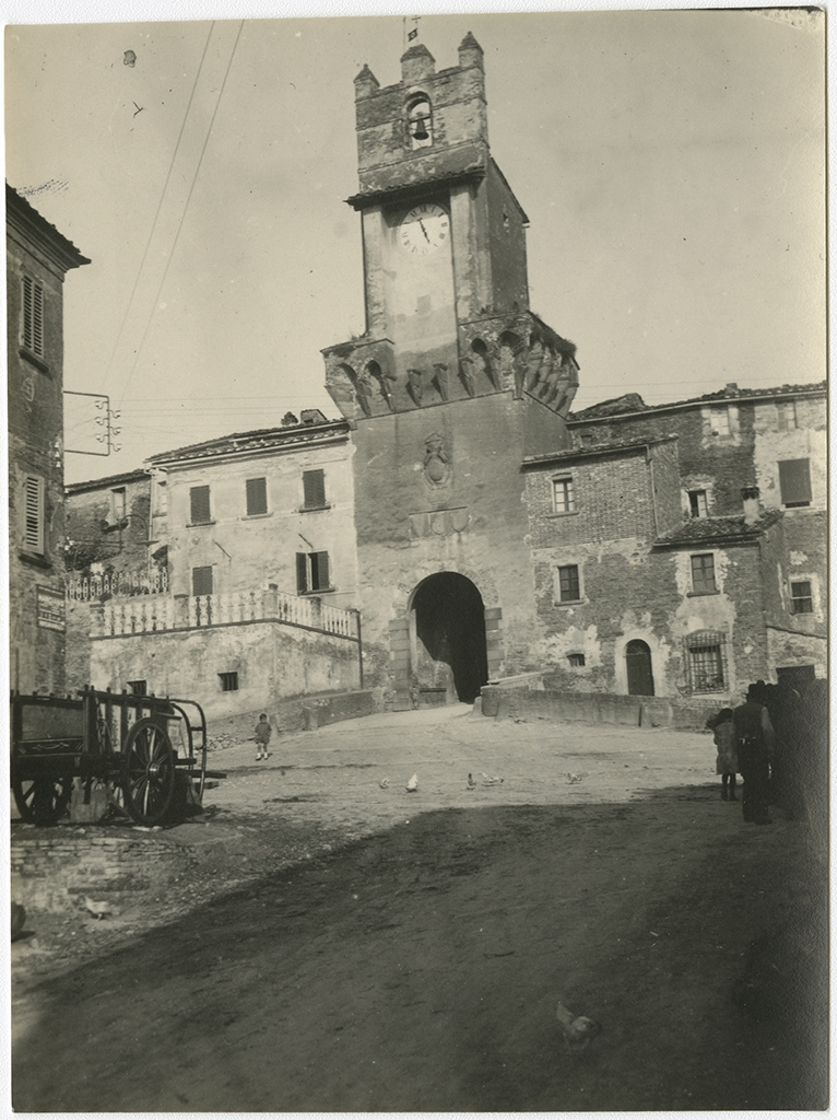 Toscana - Arezzo <provincia> - Marciano della Chiana - Vedute urbane (positivo, insieme) di Anonimo <1901-1950> (XX)
