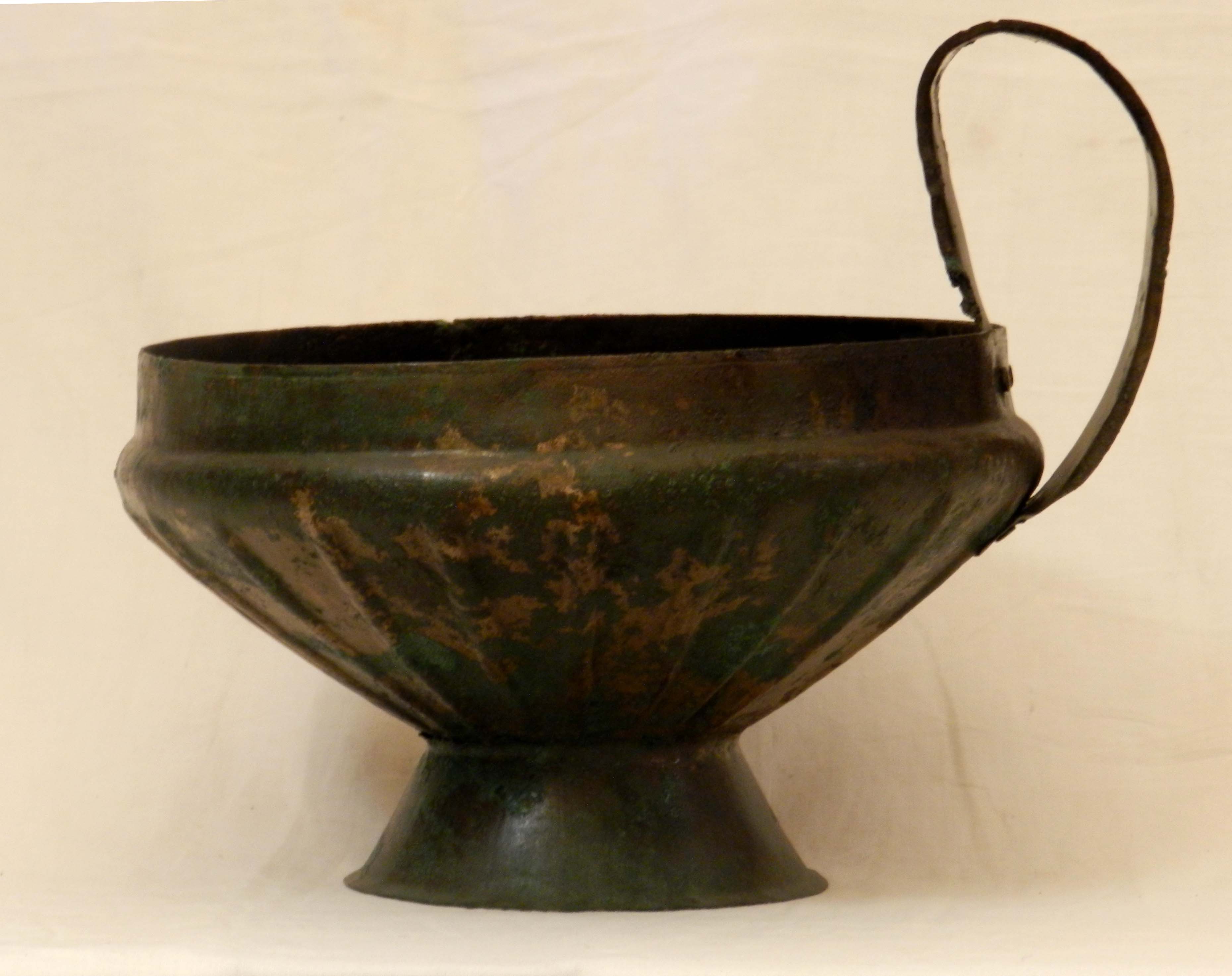 tazza monoansata (prima metà VIII sec. a.C)