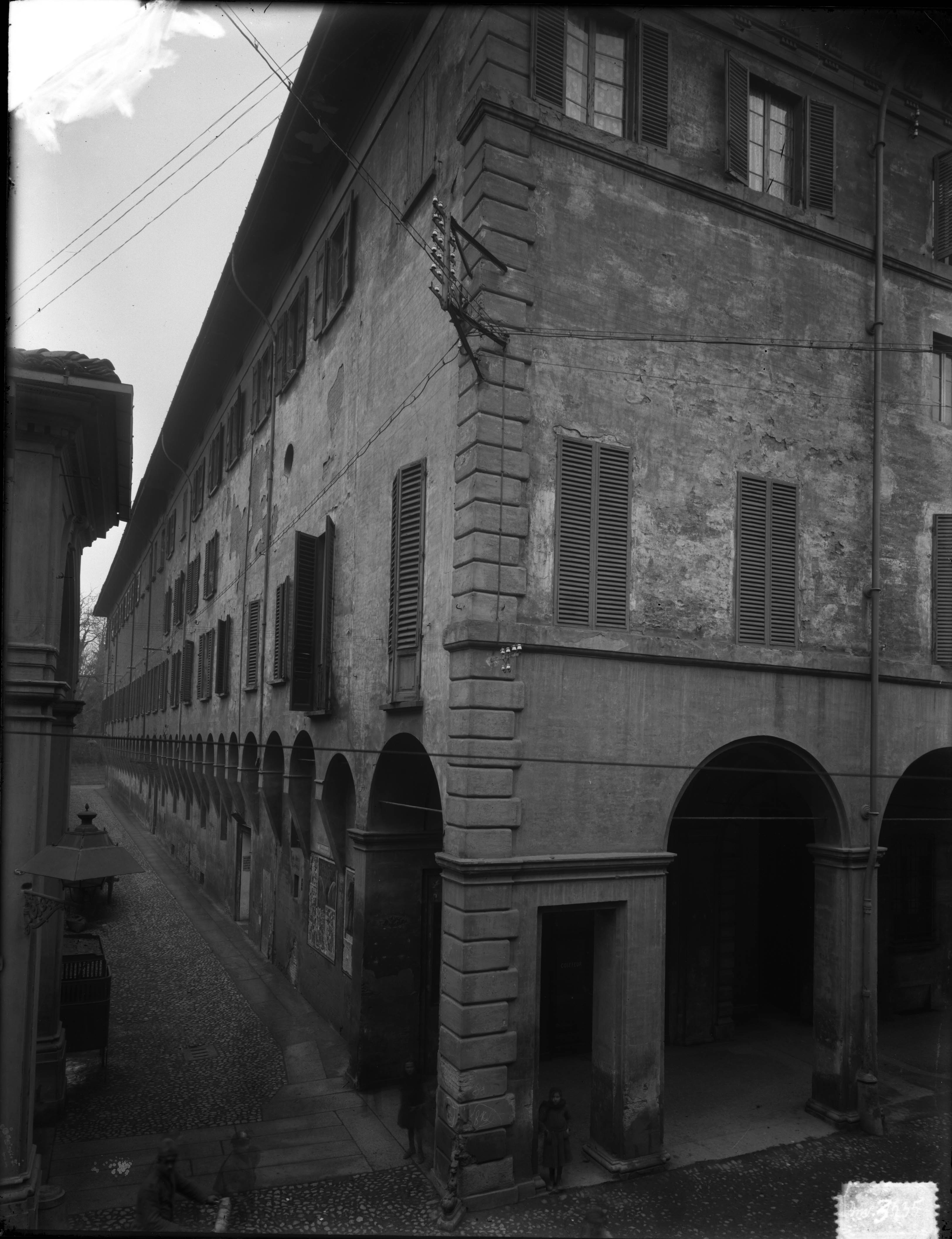 Italia - Emilia Romagna - Bologna – Edifici universitari - Palazzo Paleotti (negativo) di Castelli, Giovanni (XX)