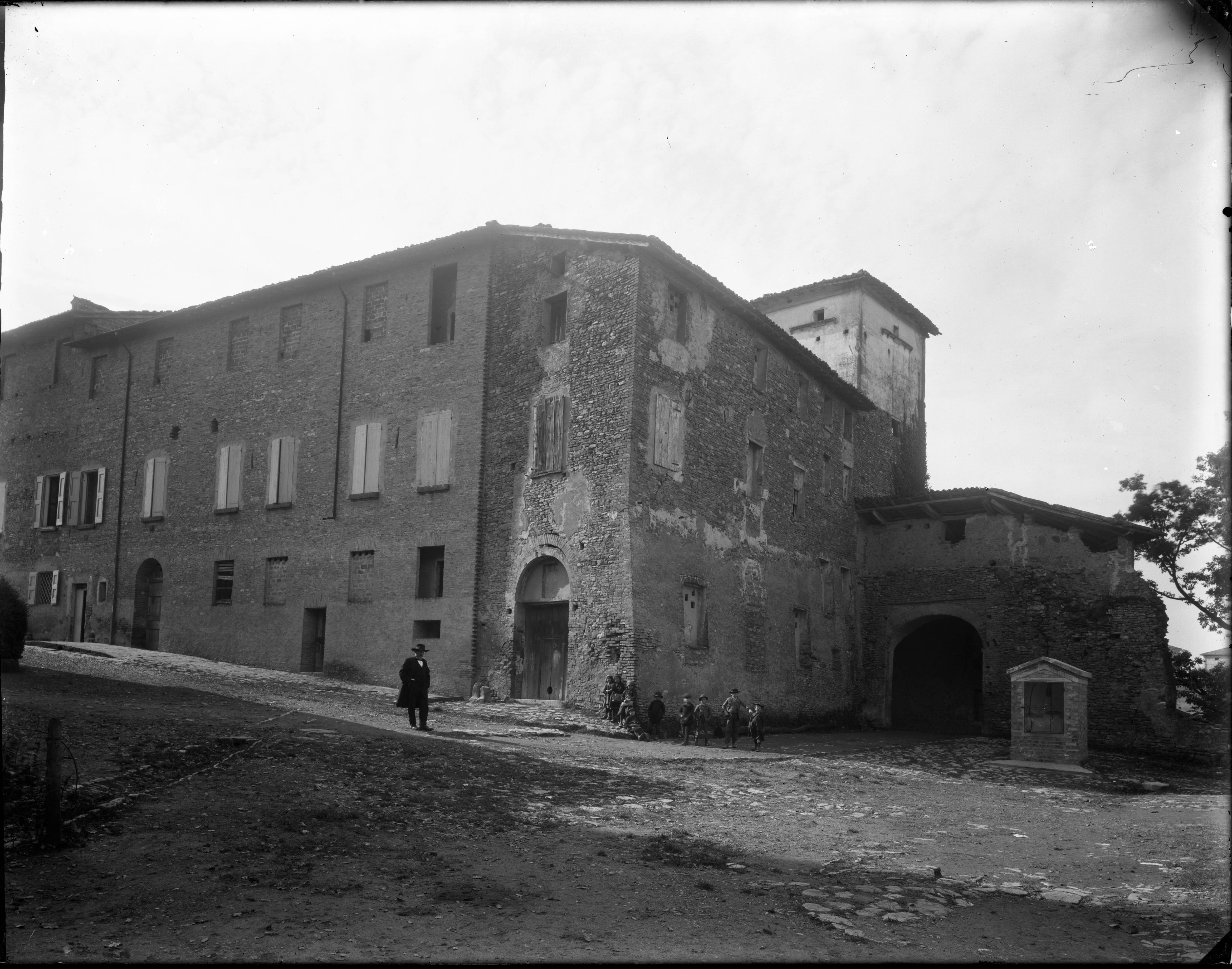 Italia - Emilia Romagna - Castelvetro di Modena - Castello di Levizzano Rangone (negativo, insieme) di Castelli, Giovanni (XIX-XX)