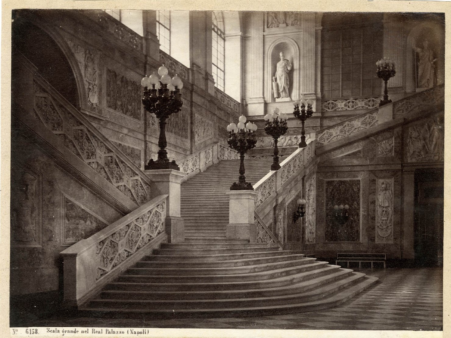Campania - Napoli - Palazzo Reale (positivo) di Sommer, Giorgio (attribuito), Genovese, Gaetano, Gavaudan, Francesco (XIX)