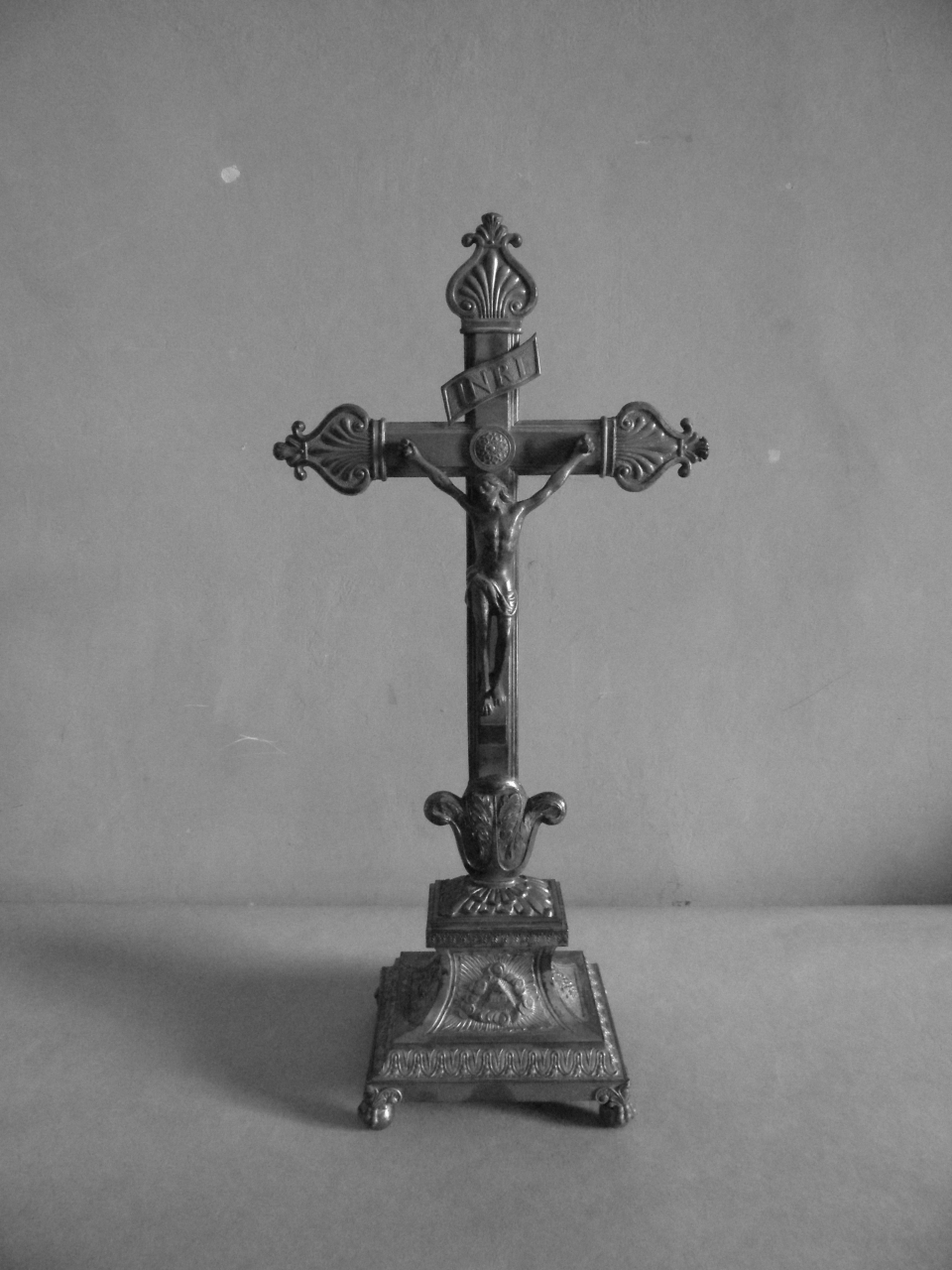 Cristo crocifisso (croce d'altare) - manifattura europea (seconda metà sec. XVIII)