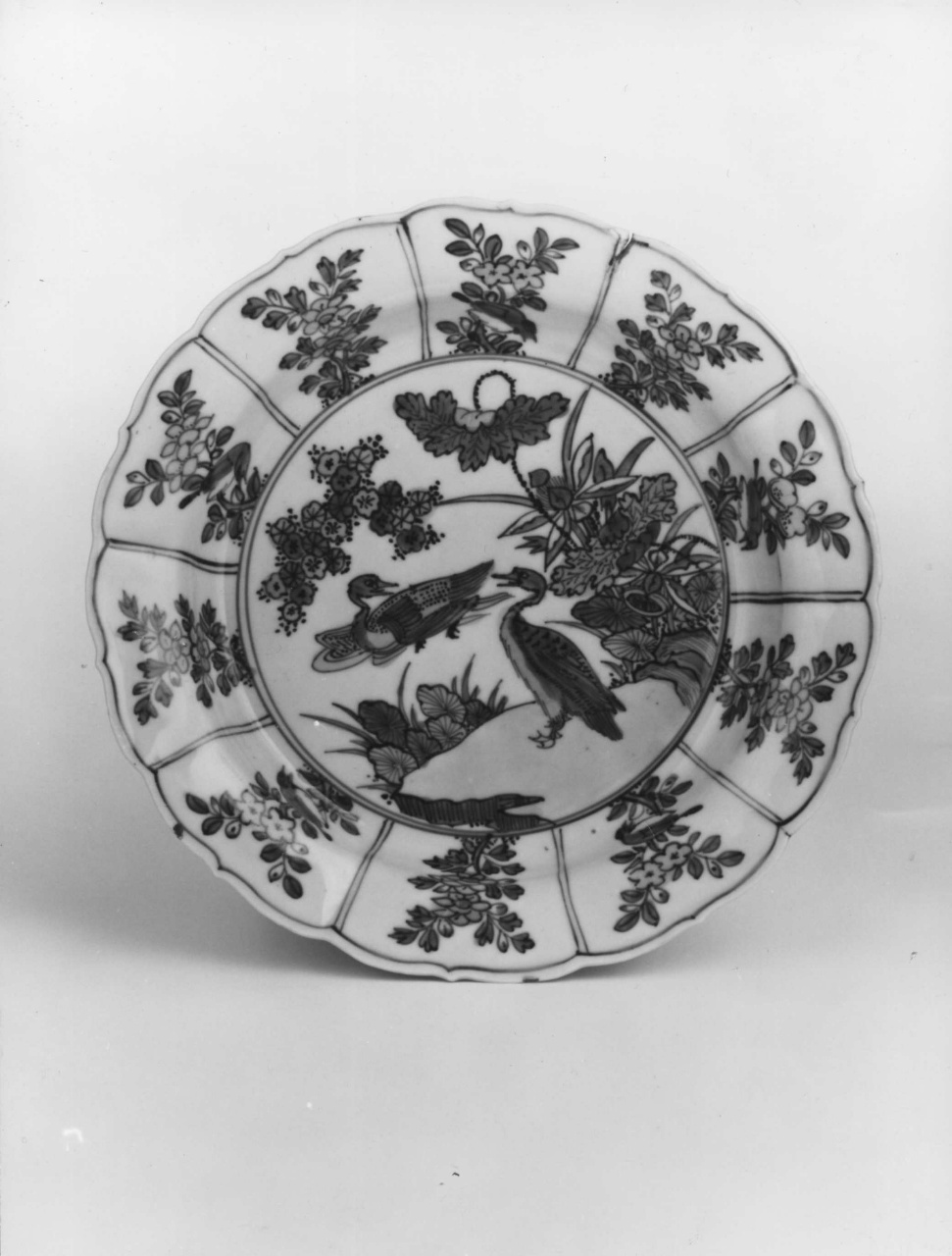 piatto - manifattura cinese (fine/ inizio secc. XVI/ XVII)