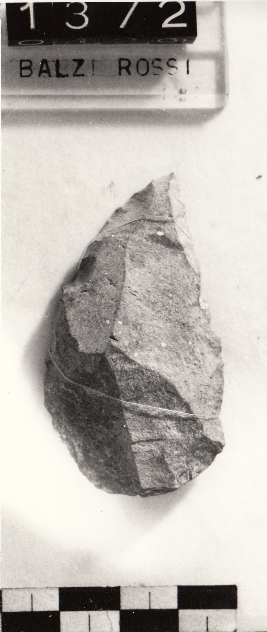 raschiatoio, laterale convesso (Paleolitico medio)