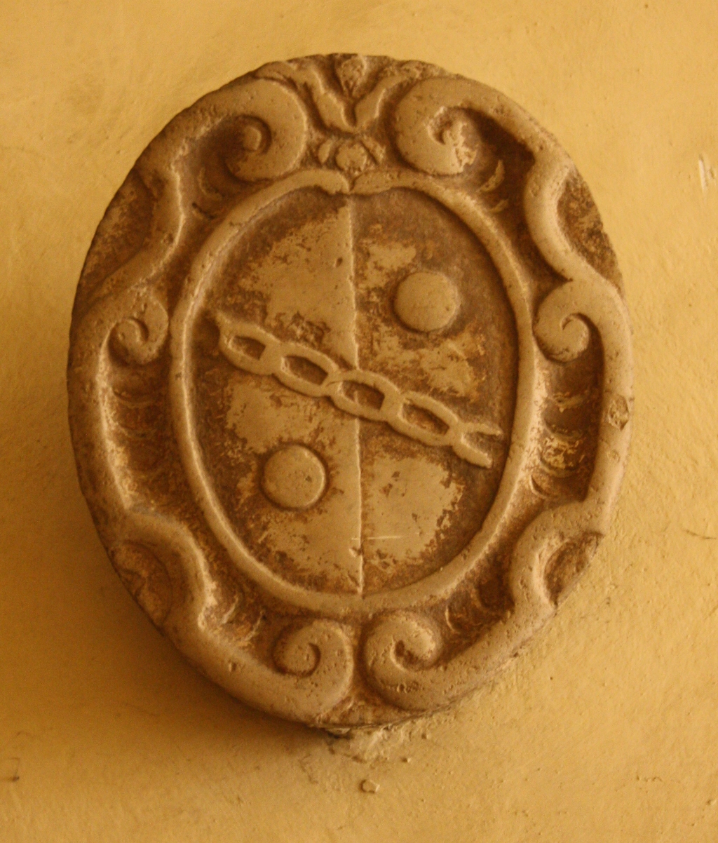 stemma gentilizio (scultura) - bottega aretina (sec. XVI)
