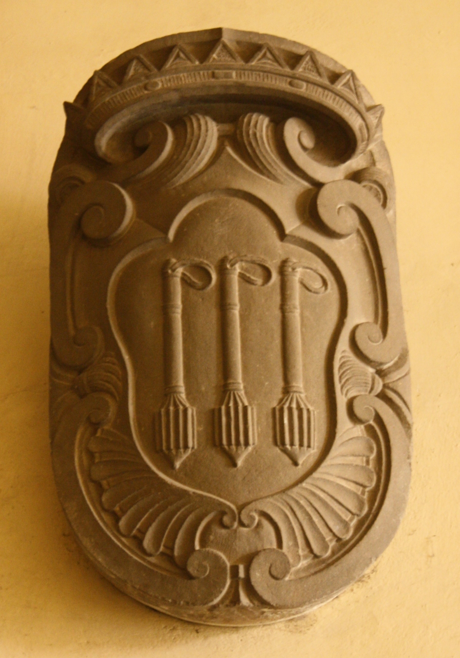 stemma gentilizio (scultura) - bottega aretina (sec. XVI)