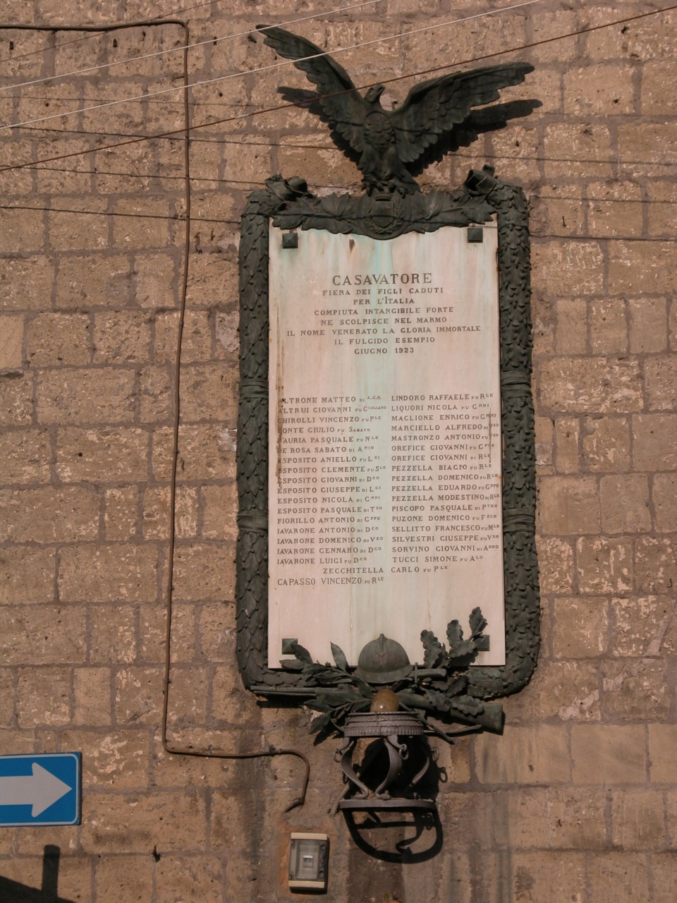 allegoria della Vittoria come aquila (lapide commemorativa ai caduti) - bottega campana (sec. XX)