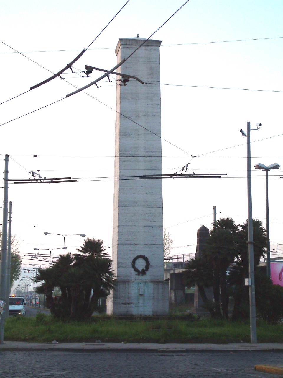 monumento ai caduti - a obelisco - bottega napoletana (sec. XX)