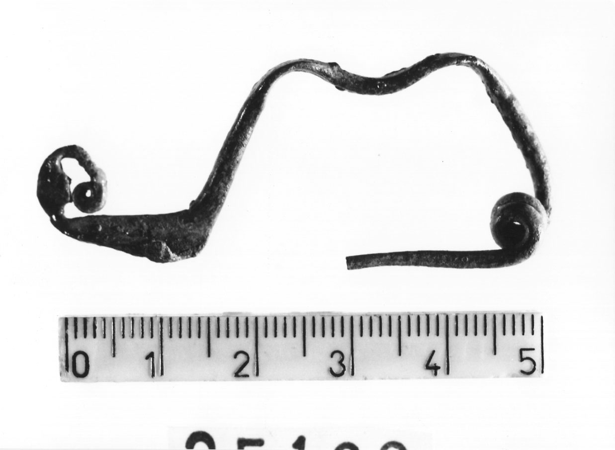 fibula ad arco con duplice ondulazione - Piceno VI (fine sec. IV a.C)