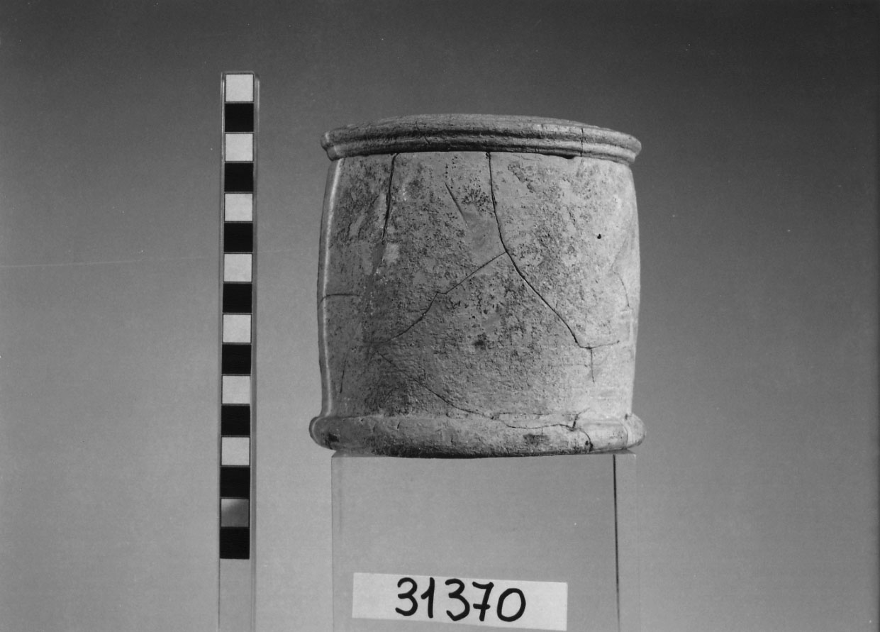 pisside con coperchio - Piceno VI (sec. III a.C)