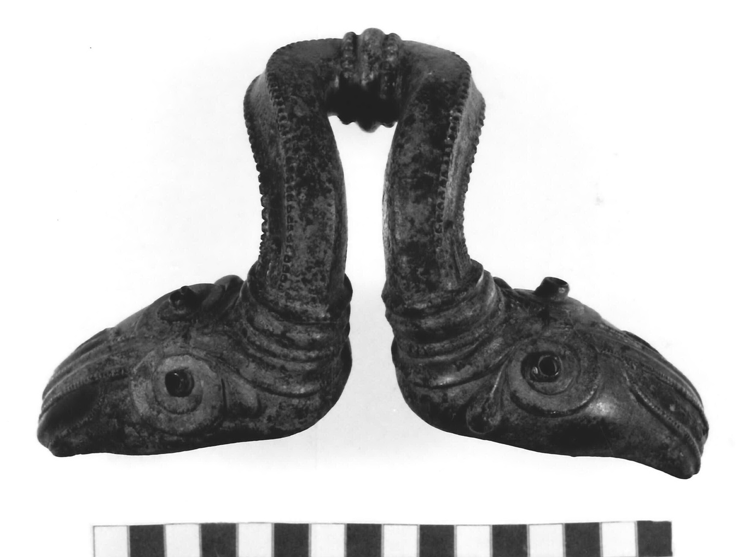 ansa di stamnos - botteghe celtiche dell'Italia centrale (metà sec. IV a.C)