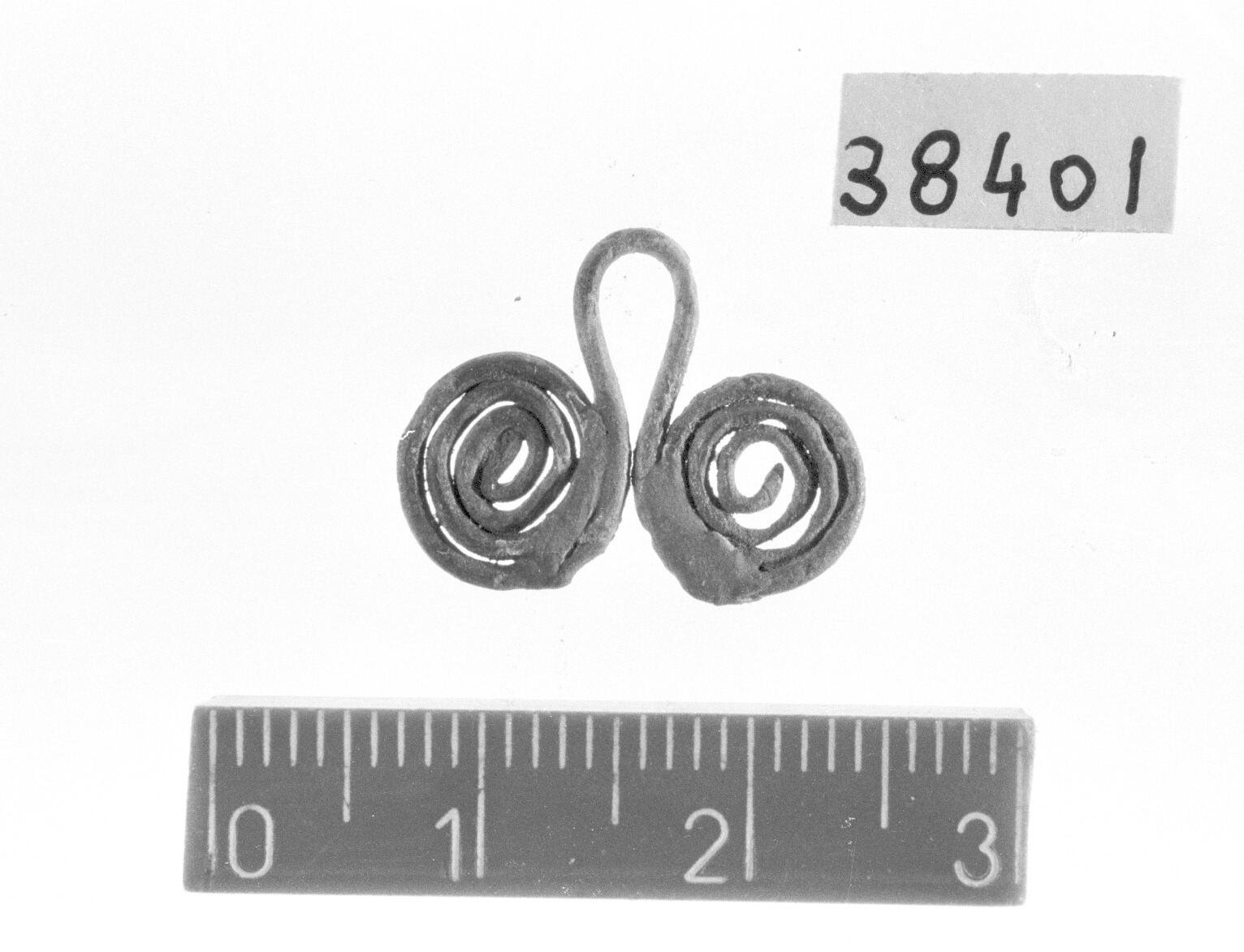 pendaglio ad occhiali - Piceno I-II (secc. IX-VIII a.C)