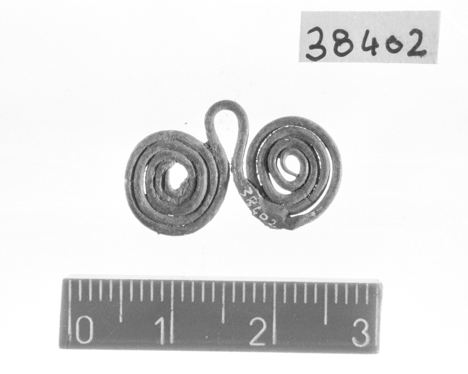 pendaglio ad occhiali - Piceno I-II (secc. IX-VIII a.C)