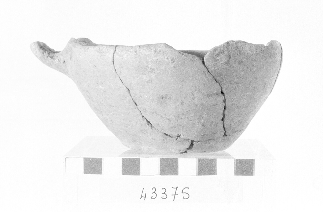 scodella-coperchio - Piceno I-II (secc. IX-VIII a.C)