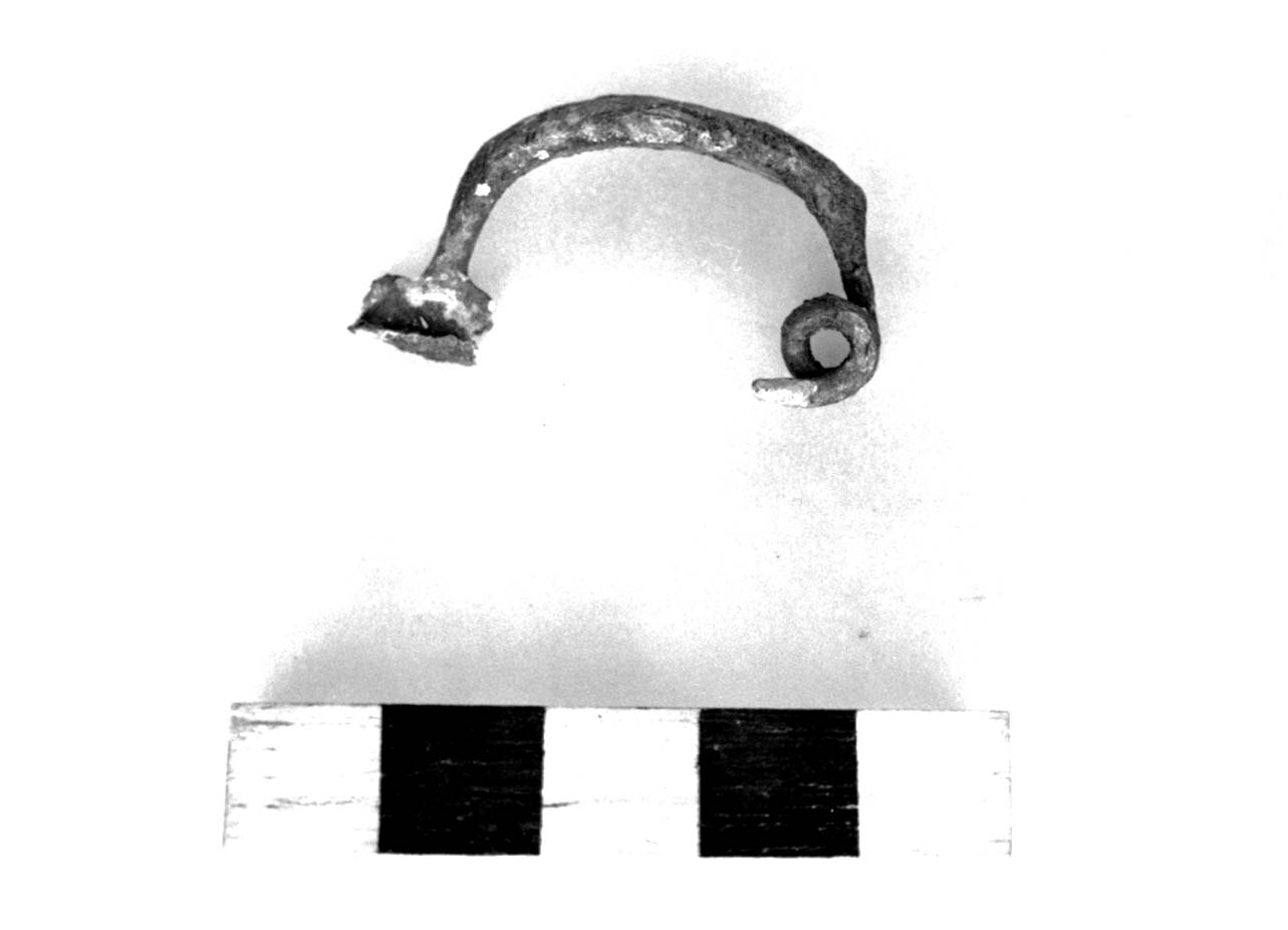 fibula ad arco ribassato - civiltà villanoviana-fase II (seconda metà sec. VIII a.C)