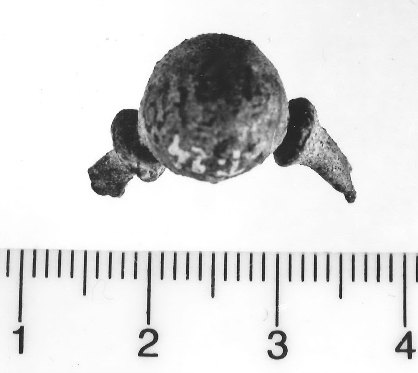 fibula con arco a globetto - Piceno III (sec. VII a.C)