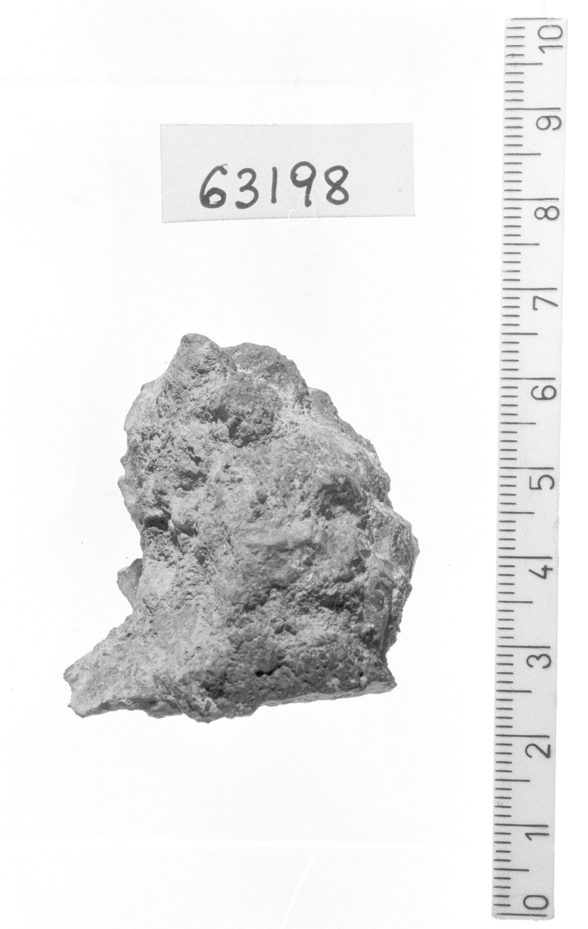 minerale di ferro/ frammento - Epigravettiano (Paleolitico superiore)